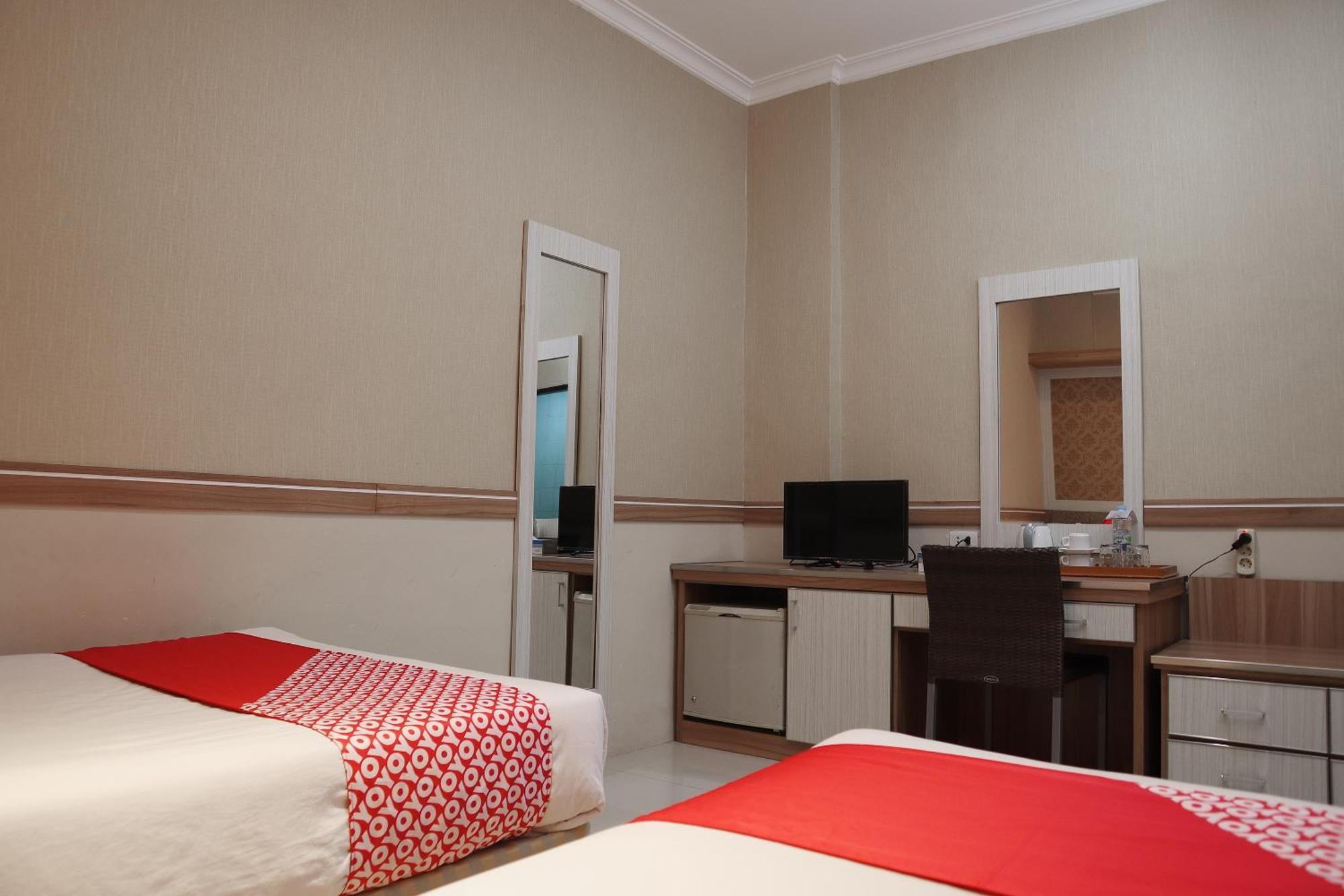 Oyo 742 Mona Plaza Hotel Pekanbaru Exteriér fotografie