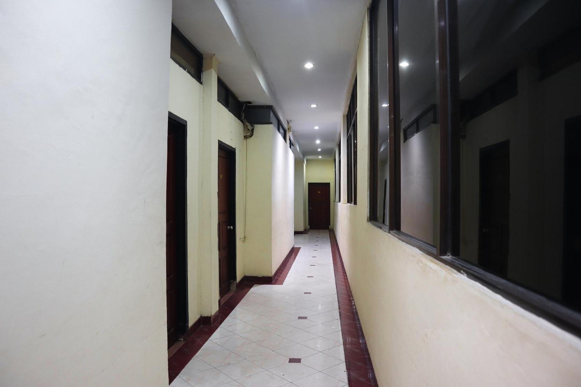 Oyo 742 Mona Plaza Hotel Pekanbaru Exteriér fotografie