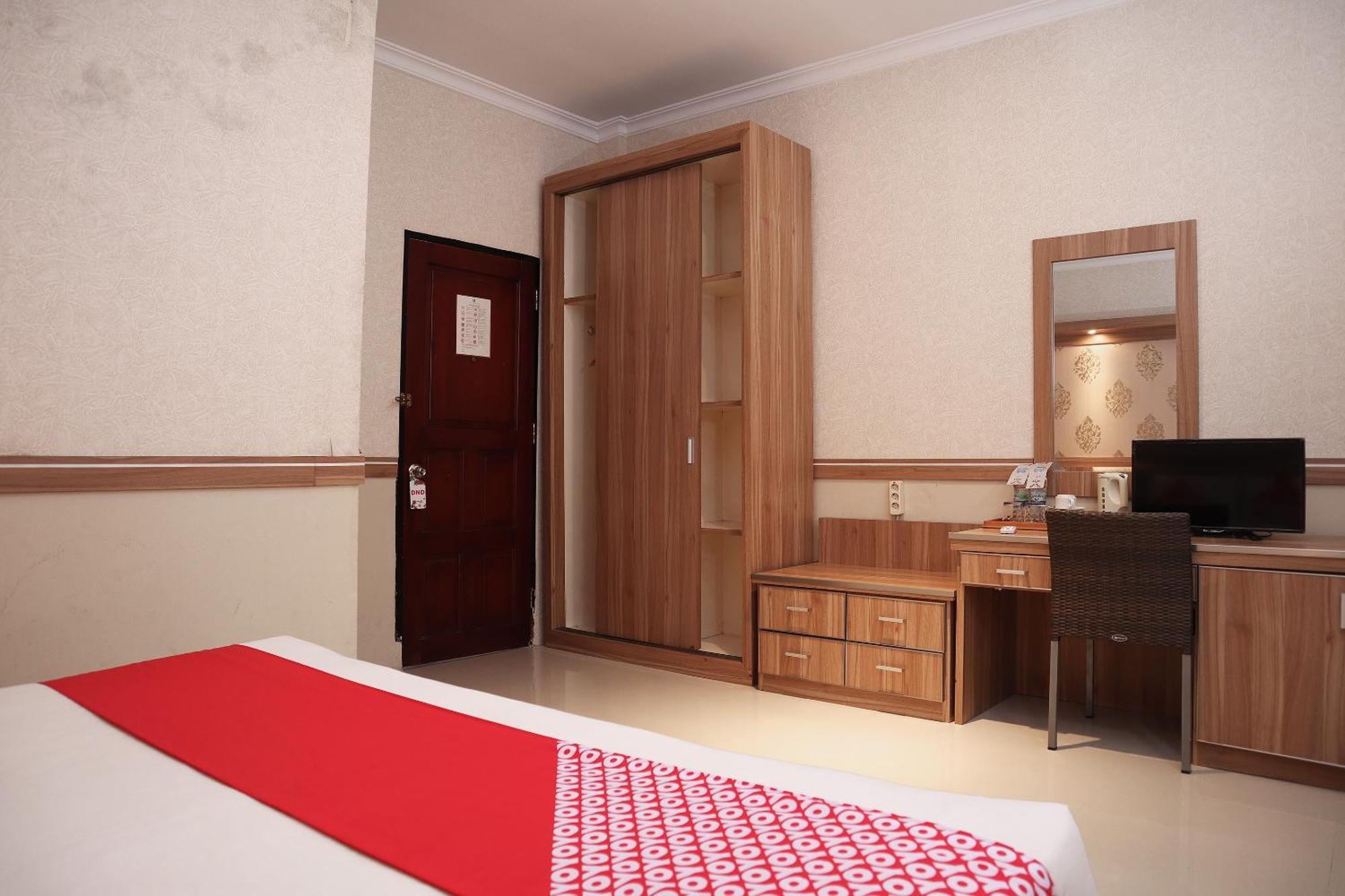 Oyo 742 Mona Plaza Hotel Pekanbaru Exteriér fotografie
